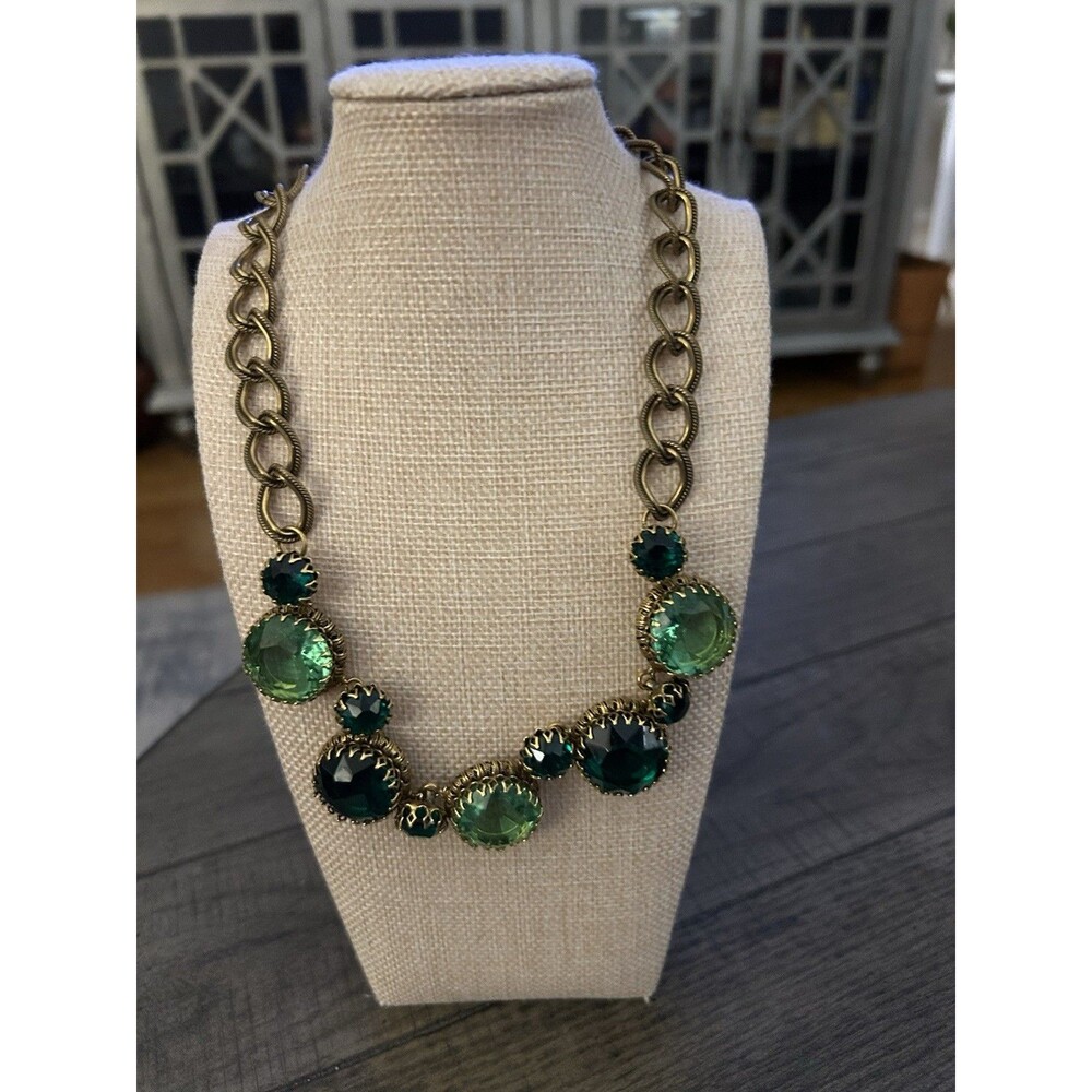 Beautiful Vintage Green Rhinestone Gold Tone Necklace